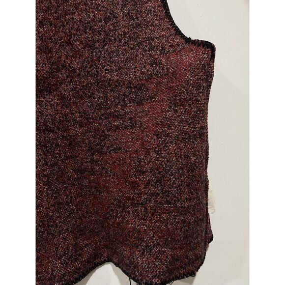 Nanook Vest Women’s Large 100% Virgin Wool Red Canada Made Button Front FLAW - Picture 15 of 16